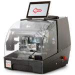 SILCA QUATTROCODE D700 ΗΛΕΚΤΡΟΝΙΚΗ ΜΗΧΑΝΗ ΚΟΠΗΣ ΚΛΕΙΔΙΩΝ ΑΣΦΑΛΕΙΑΣ ΜΕ ΡΟΜΠΟΤΙΚΟ ΒΡΑΧΙΟΝΑ - Image 2